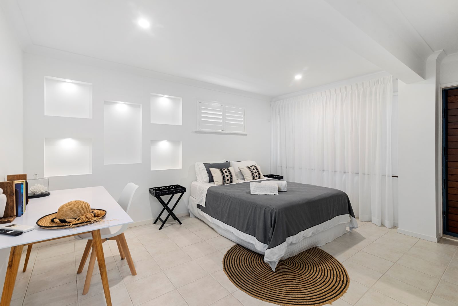 Castaway_Bedroom 1